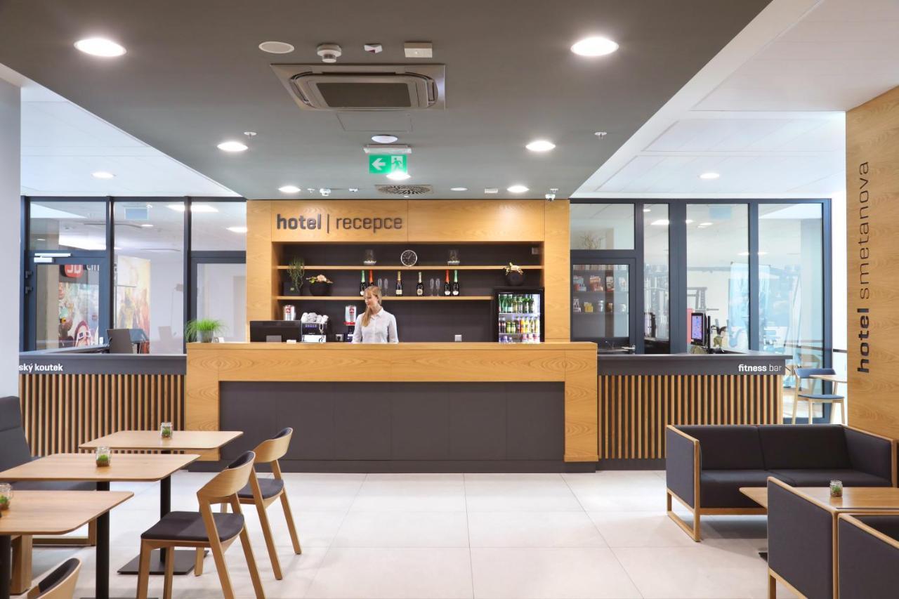Hotel Smetanova Всетин Экстерьер фото
